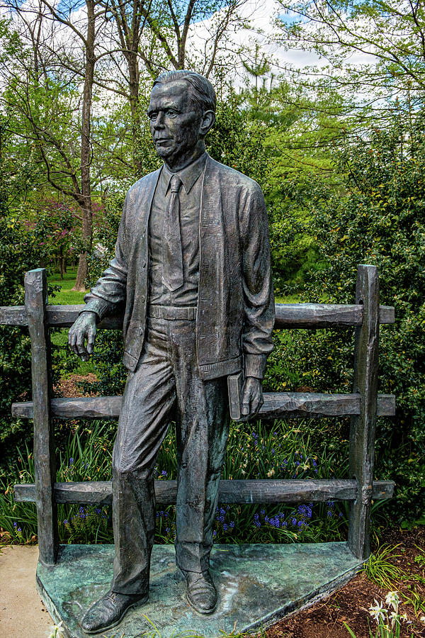 George C Marshall Statue, The Marshall House, Leesburg, Virginia ...