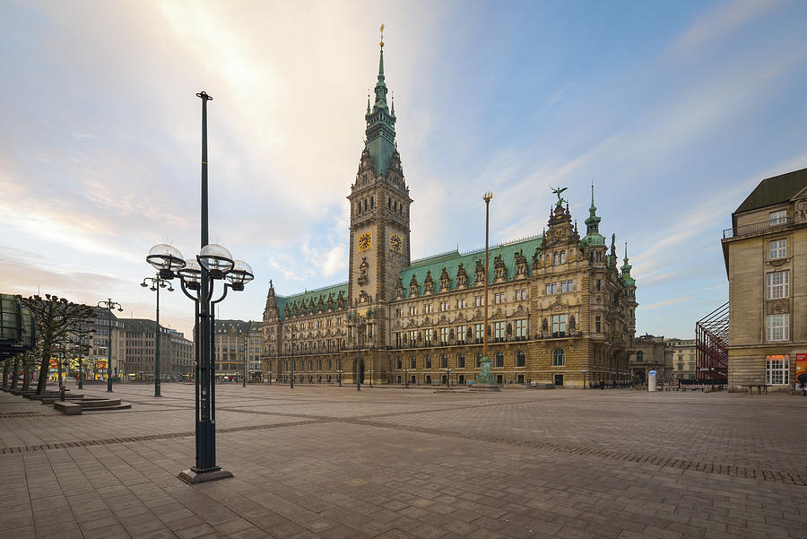 Germany, Hamburg, City Hall in the morning Photograph by Westend61