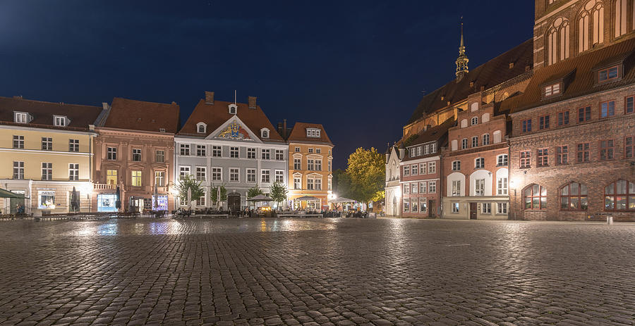 Germany, Mecklenburg-Western Pomerania, Stralsund, Old Town, old market and St. Nicholas Church in the evening Photograph by Westend61