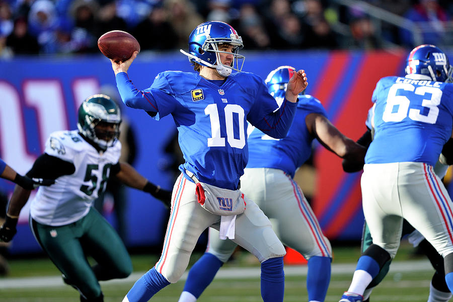 Giants Eli Manning Passes Photograph by William Jobes