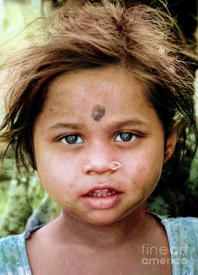 Girls Face In The Slums Of Mumbai India Photograph By Wernher Krutein