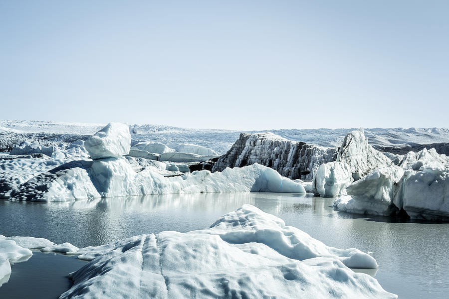 Glacier lagoon in Greenland. Photograph by Hraun