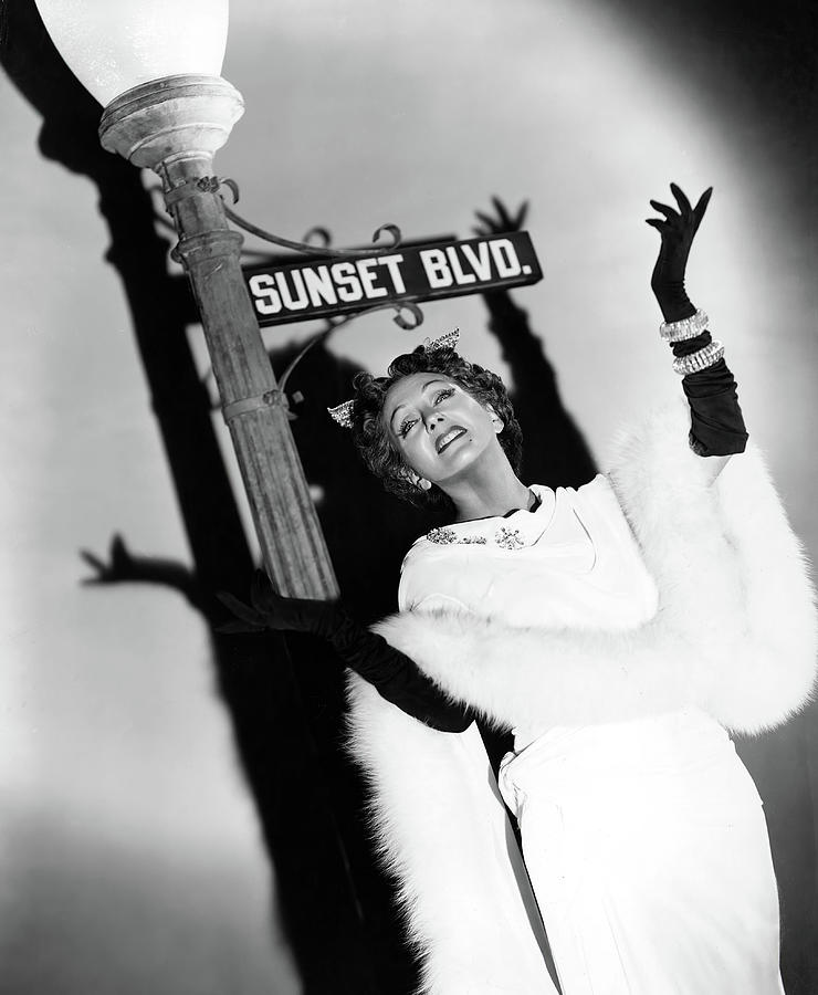 GLORIA SWANSON in SUNSET BLVD. -1950-, directed by BILLY WILDER. Photograph by Album