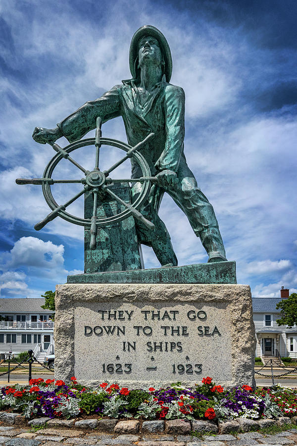 Gloucester Fishermans Memorial - Massachusetts Photograph by Nikolyn McDonald