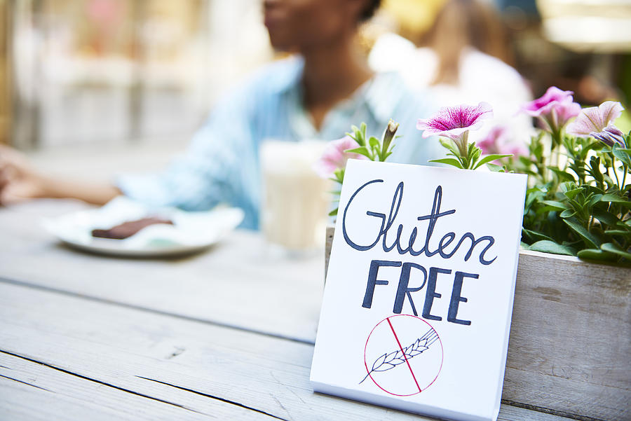 Gluten free sign at pavement cafe Photograph by Westend61