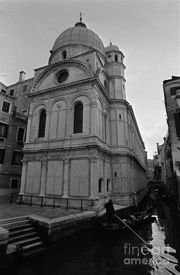 Gondola Santa Maria dei Miracoli Photograph by Riccardo Mottola