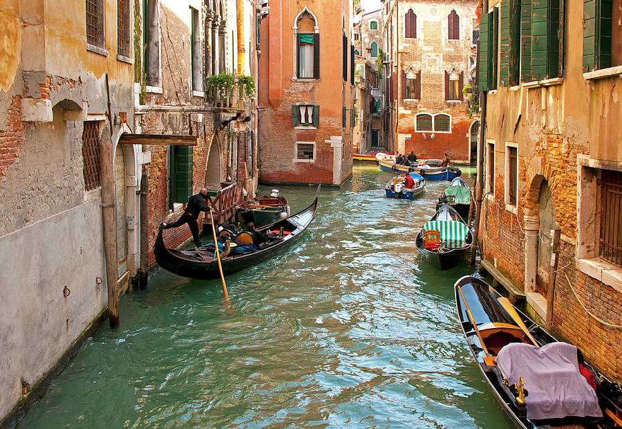 Gondolier Push-Off - Venice, Italy Photograph by Denise Strahm