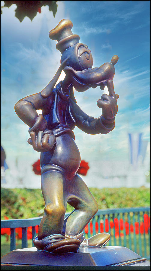 Goofy Statuette, Msagic Kingdom, Walt Disney World, Florida Photograph by A Macarthur Gurmankin