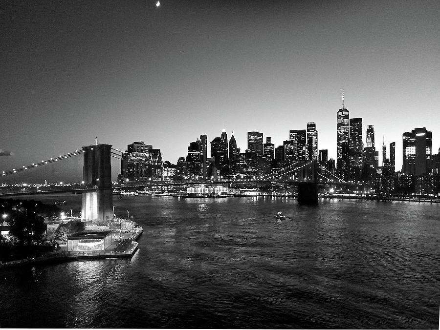 Gorgeous Sunset view on Brooklyn Bridge and Manhattan in New York ...