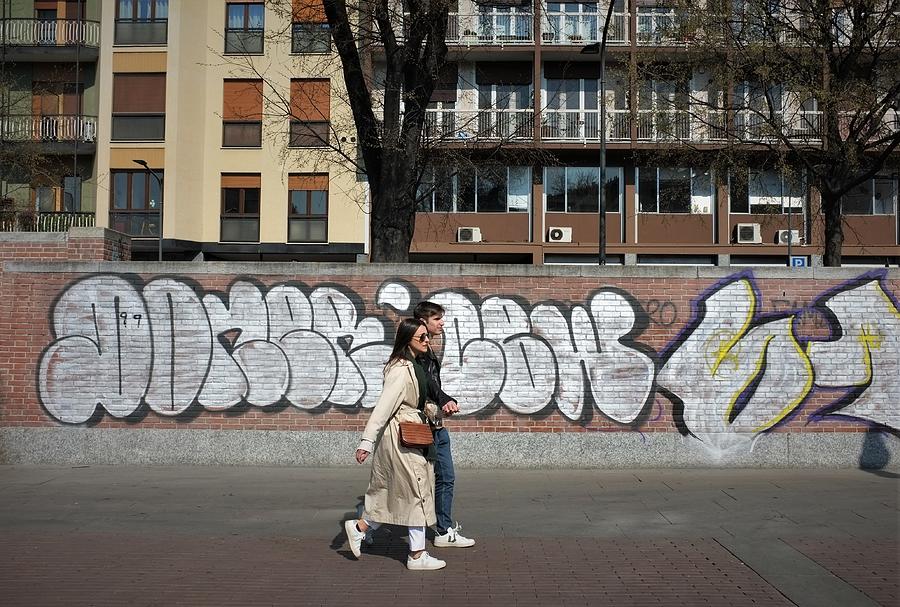 Graffiti Couple Photograph by Valentino Visentini