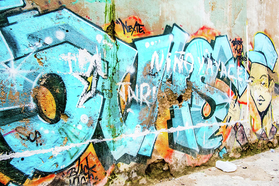 Graffiti, Havana. Cuba Photograph by Lie Yim