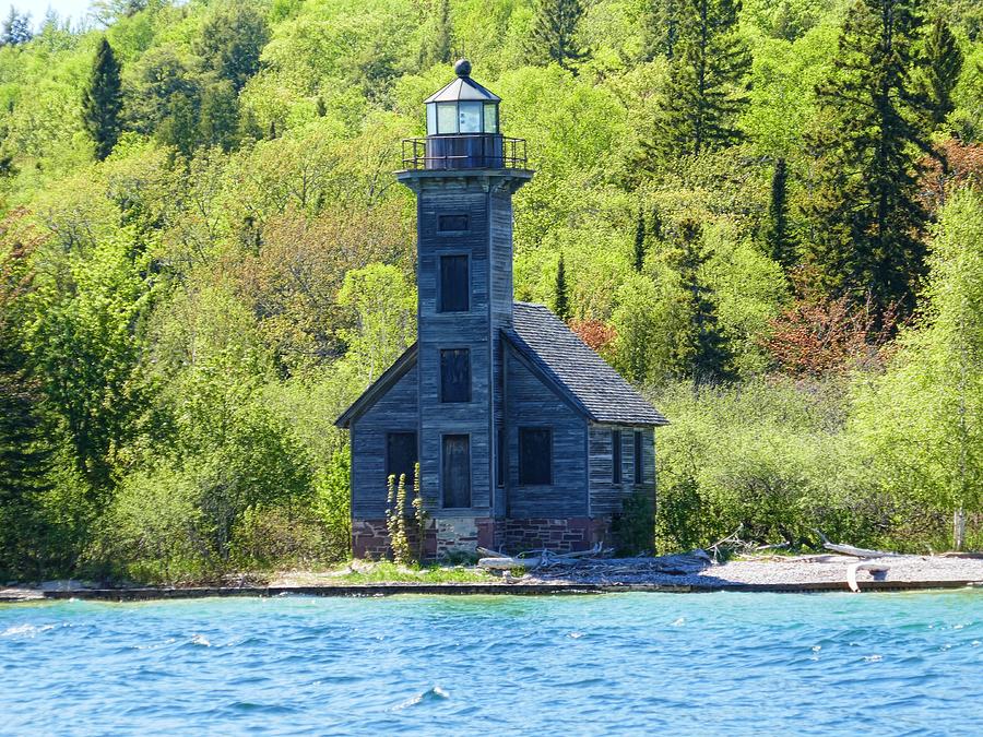 Grand Island lighthouse Photograph by Linda Scarborough - Fine Art America