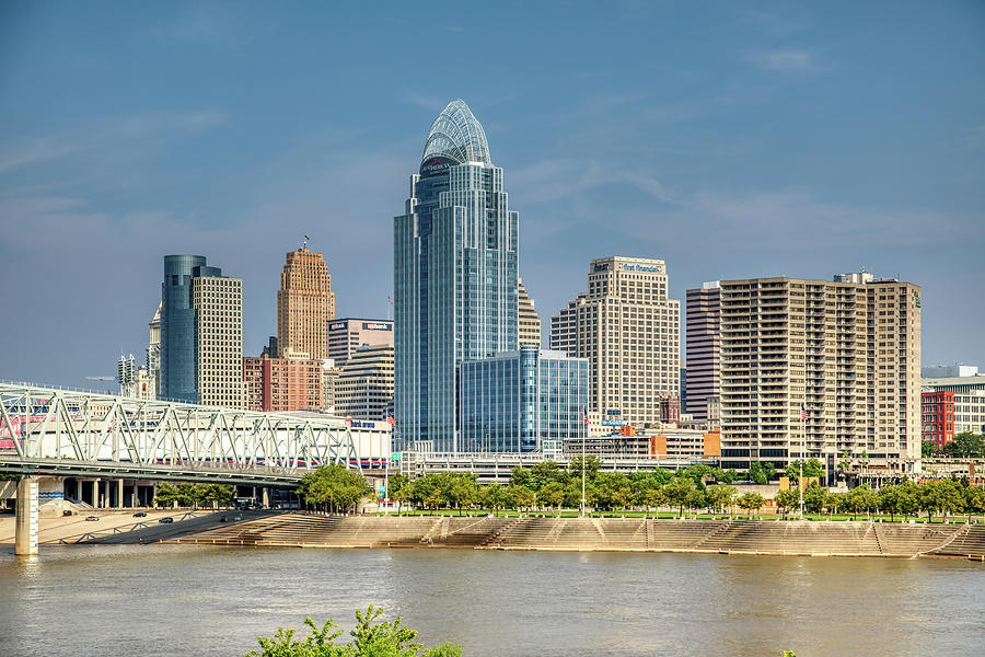 Great American Tower / Cincinnati Photograph by Kenneth Grant - Pixels