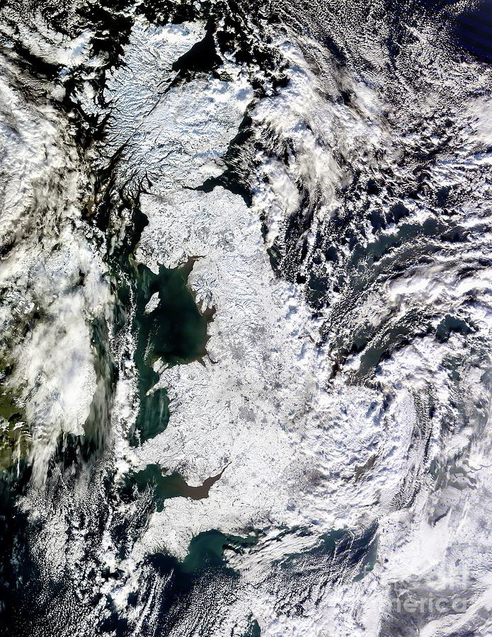 Great Britain Covered in Snow From Above Photograph by M G Whittingham ...