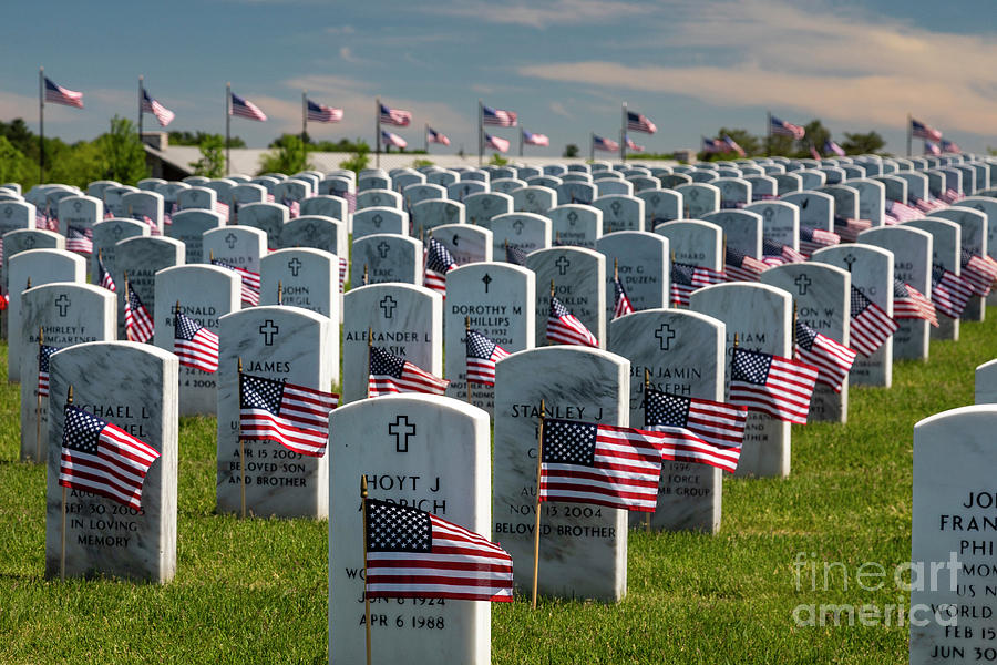 Great Lakes National Cemetery Photograph by Jim West