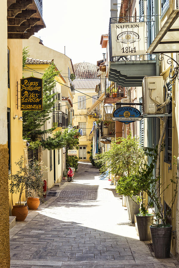 Greece, Peloponnese, Argolis, Nauplia, Old town, alley Photograph by Westend61