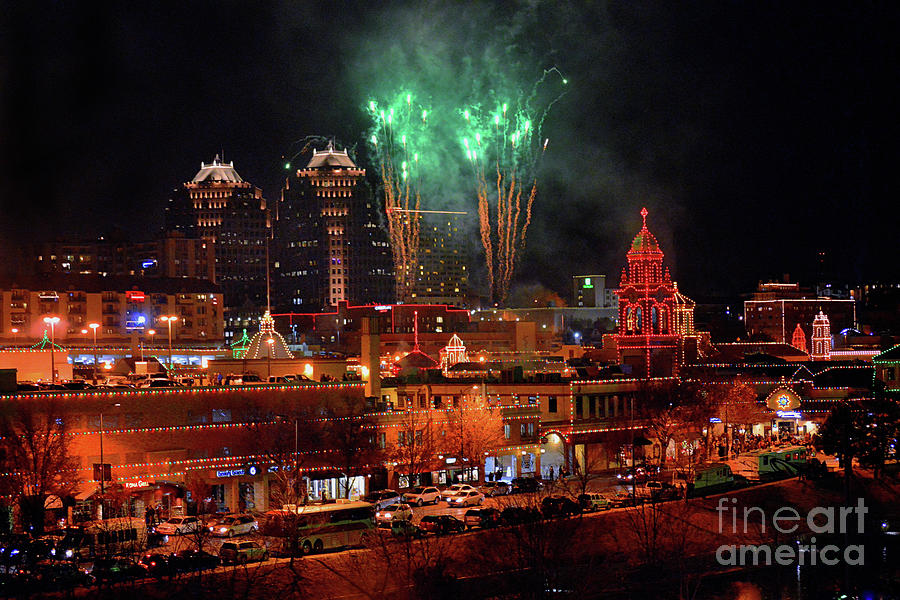 Green Fireworks Over The Kansas City Plaza Lights Photograph by Catherine Sherman