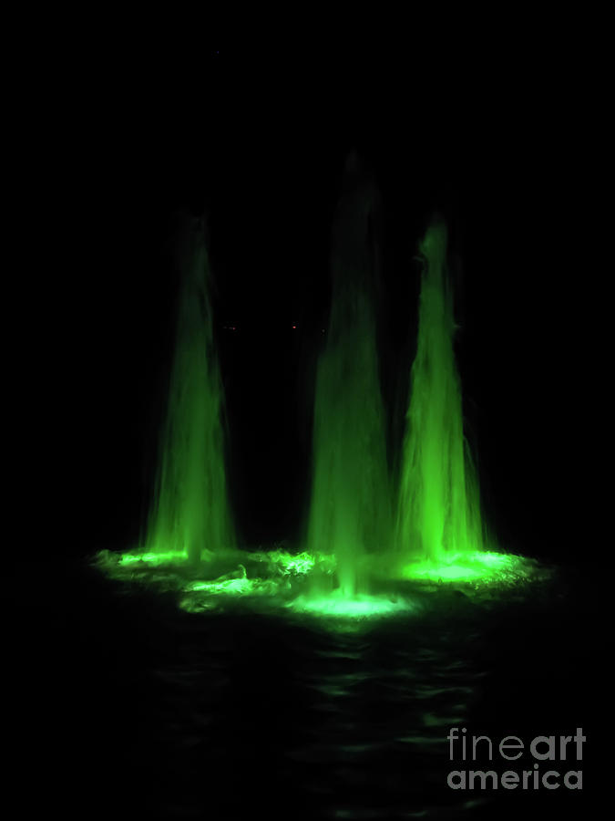 Green Fountain Photograph by Suzanne Luft