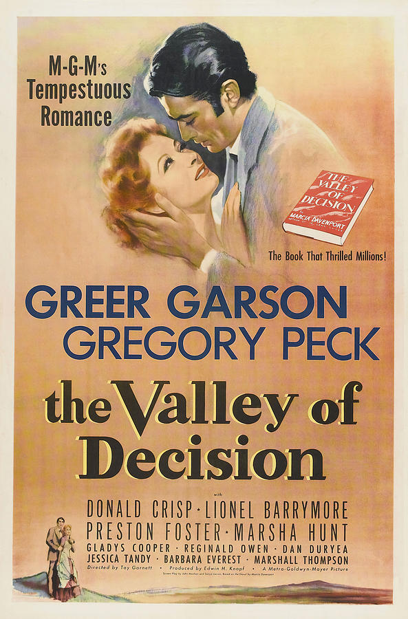 GREER GARSON and GREGORY PECK in THE VALLEY OF DECISION -1945-, directed by TAY GARNETT. Photograph by Album