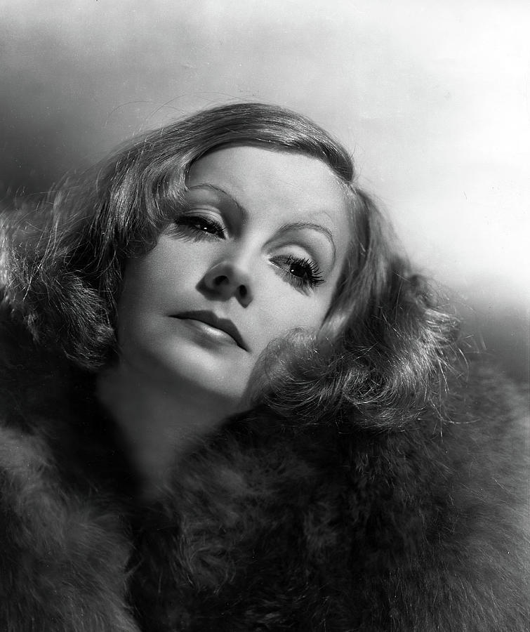 GRETA GARBO in GRAND HOTEL -1932-, directed by EDMUND GOULDING. Photograph by Album