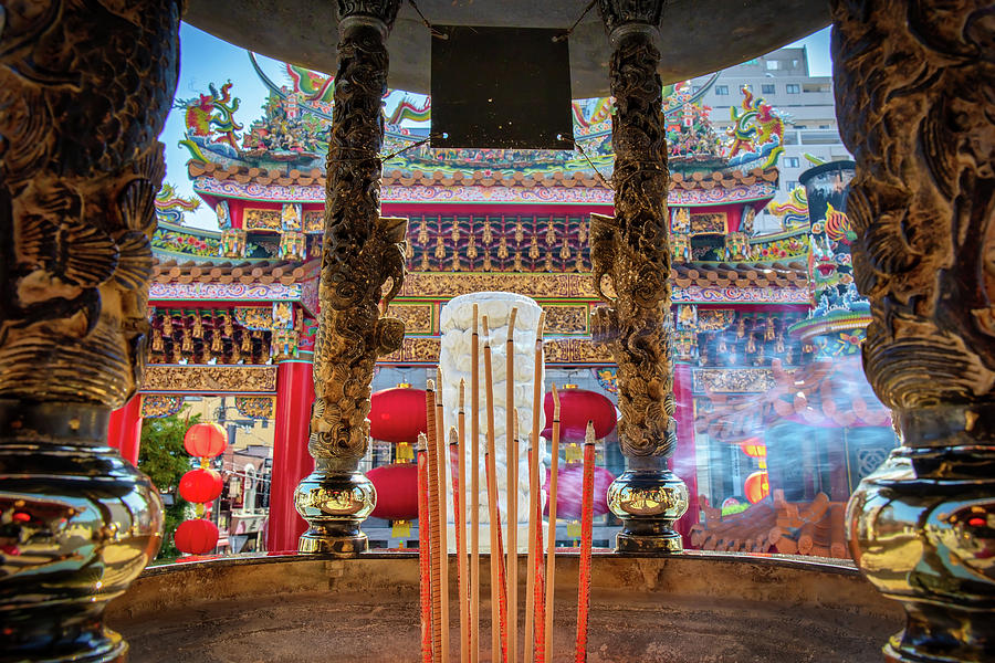 Guan Shrine 1 Photograph by Bill Chizek