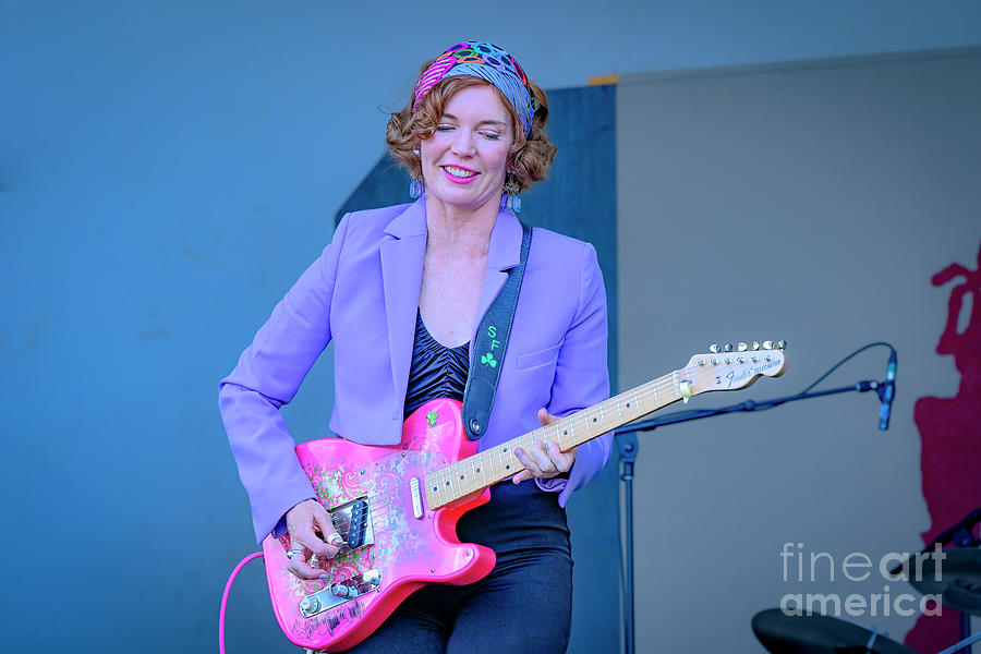 Guitarist Sue Foley Photograph by Michael Wheatley