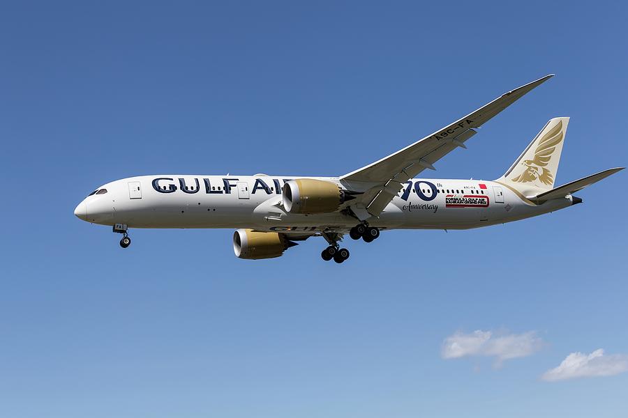 Gulf Air Boeing 787 Photograph by David Pyatt | Pixels