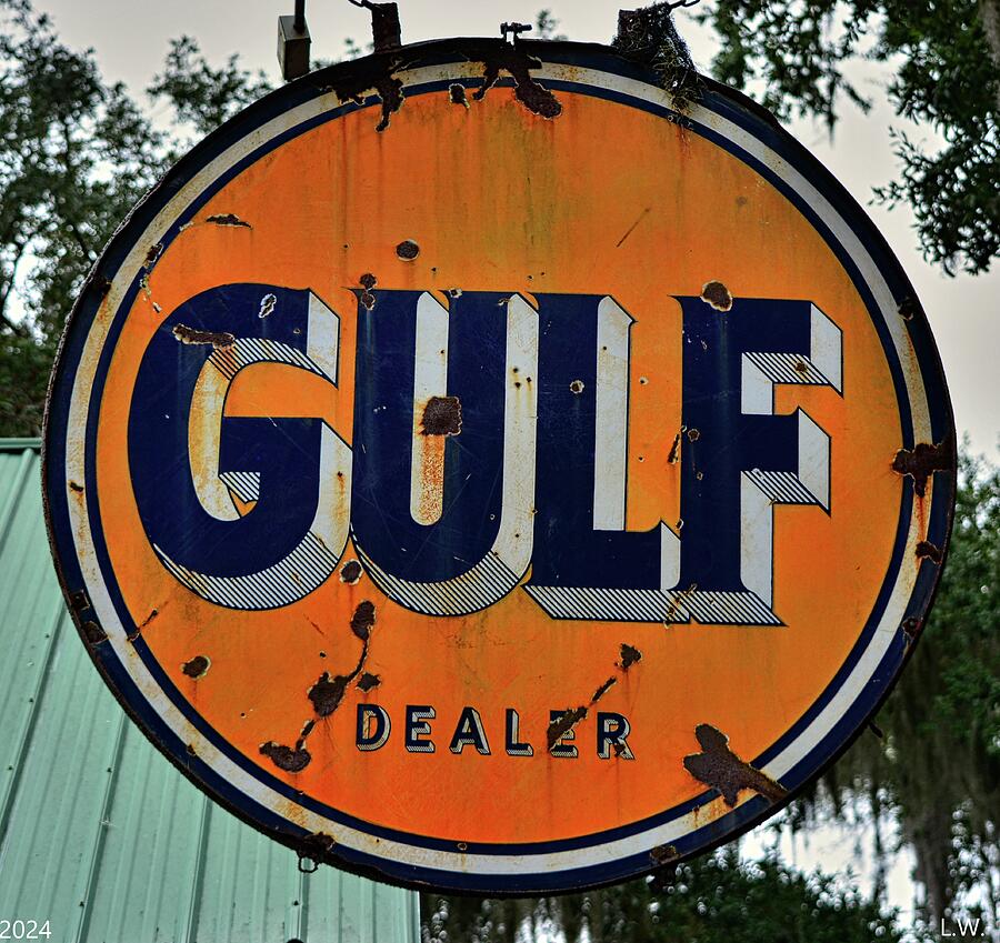 Vintage Sign Photograph - Gulf Dealer Sign by Lisa Wooten