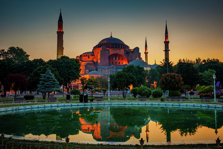 Hagia Sophia at Dawn in Istanbul Photograph by Artur Bogacki