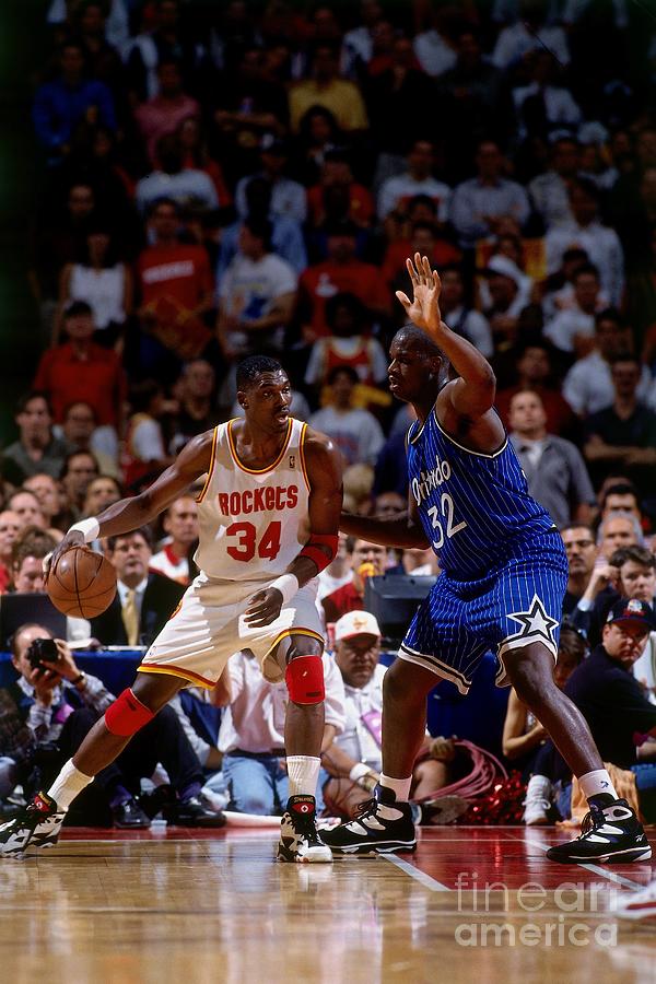 Hakeem Olajuwon and Shaquille Oneal Photograph by Noren Trotman
