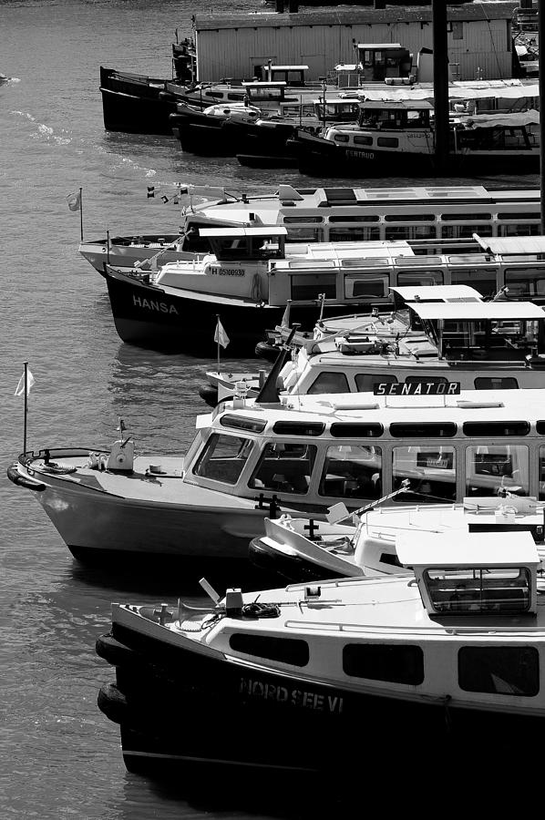 Hamburg Photograph - Hamburg boats - 138201 by Marcio Faustino Hamburg Photograph - Hamburg boats - 138201 by Marcio Faustino