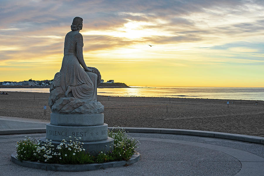 Beach Photograph - Hampton Beach New Hampshire Sunrise Statue by Toby McGuire