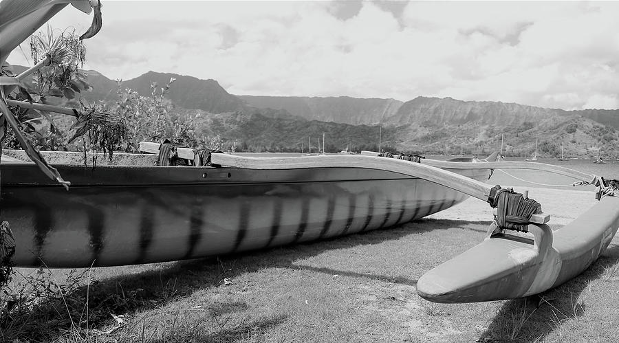 Black And White Photograph - Hanalei Canoe by Tony Spencer