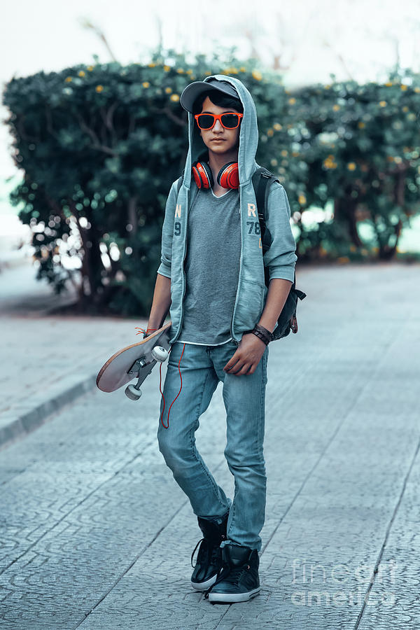 https://images.fineartamerica.com/images/artworkimages/mediumlarge/3/happy-teen-boy-with-skateboard-anna-om.jpg