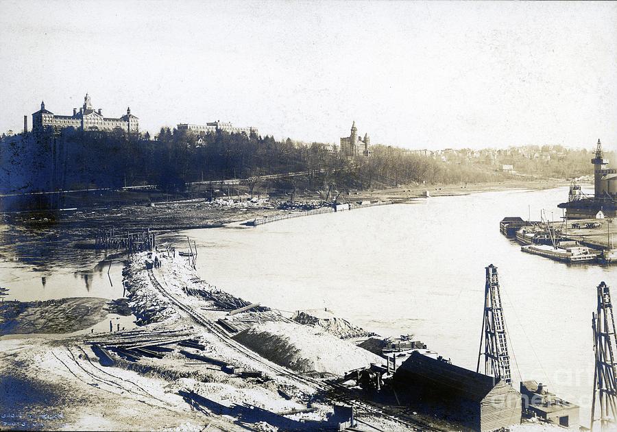 Harlem River, 1905  Photograph by Cole Thompson