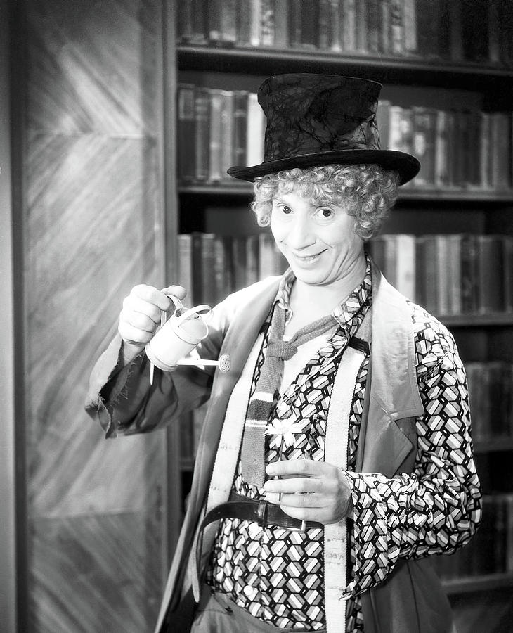 HARPO MARX in HORSE FEATHERS -1932-, directed by NORMAN Z. MCLEOD. Photograph by Album