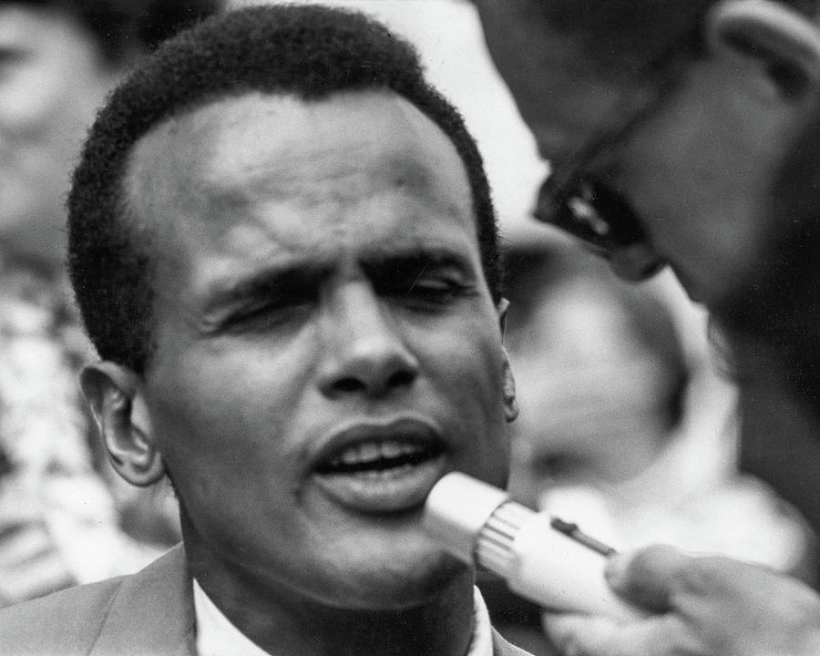 harry-belafonte-at-the-civil-rights-march-washington-dc-photograph-by