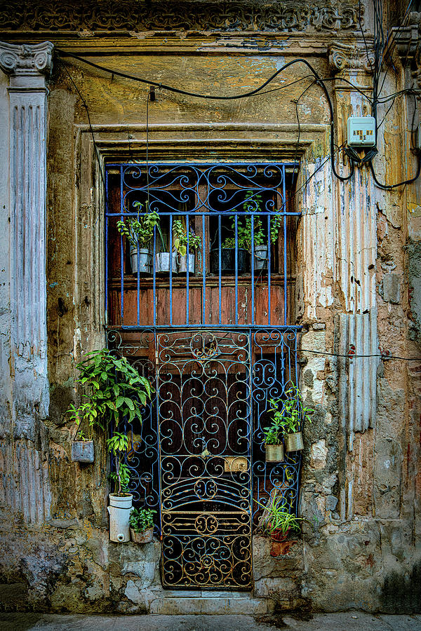 Havana Doorway Photograph by Chris Lord