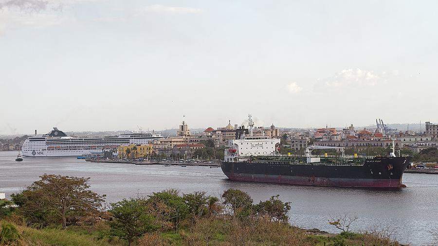 Havana Ships Photograph by Paul Rebmann