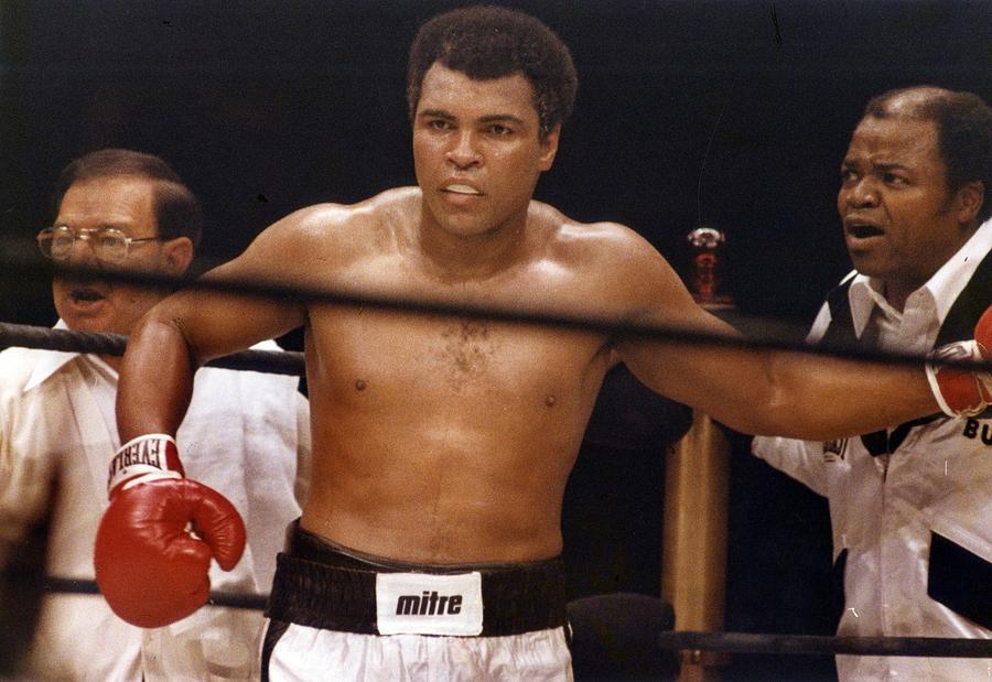 Heavyweight Championship: Muhammad Ali v Earnie Shavers Photograph by Robert Riger
