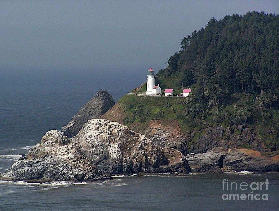 Hecata Head - An Oregon Lighthouse Photograph by Charles Robinson