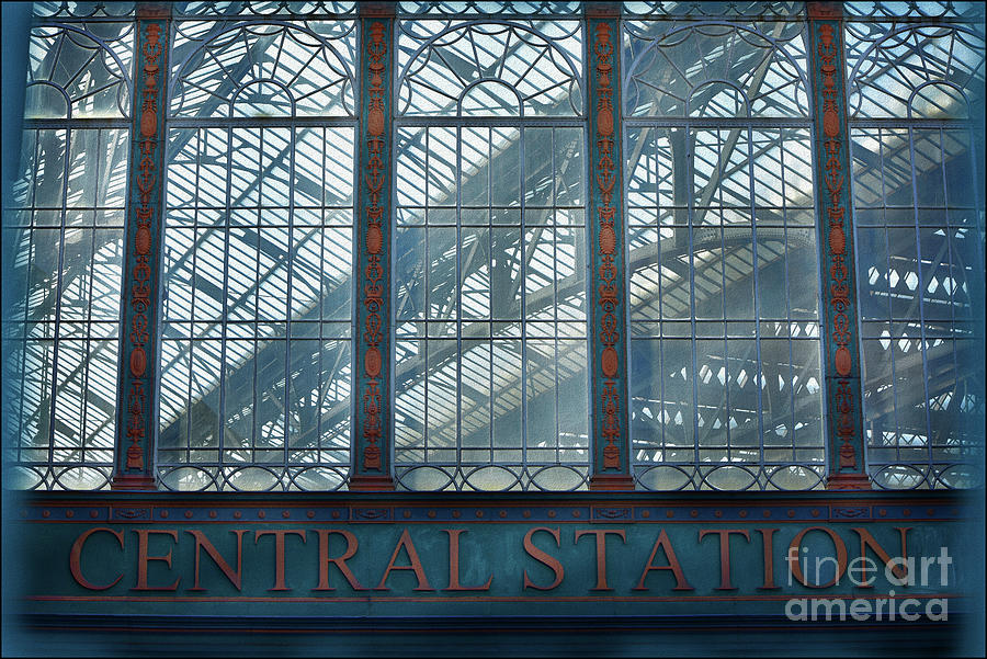 Hielanmans Umbrella - Glasgow Central Station Photograph by Yvonne Johnstone