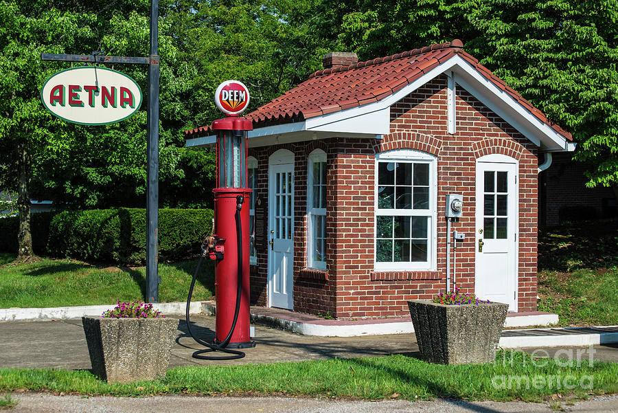 Historic Aetna Gas Station - Middletown - Kentucky Photograph by Gary Whitton