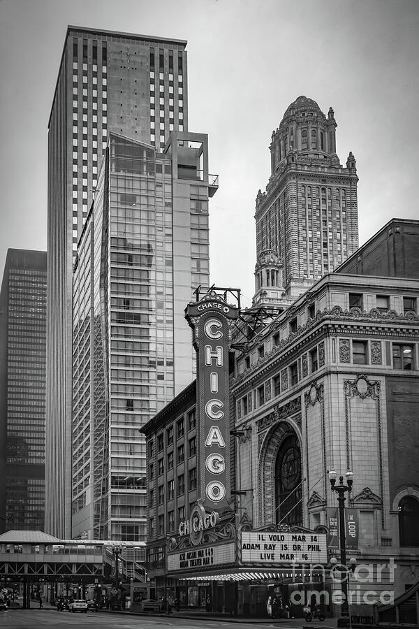Historic Chicago Theater Downtown View Photograph - Historic Chicago Theater by Dodie Ross