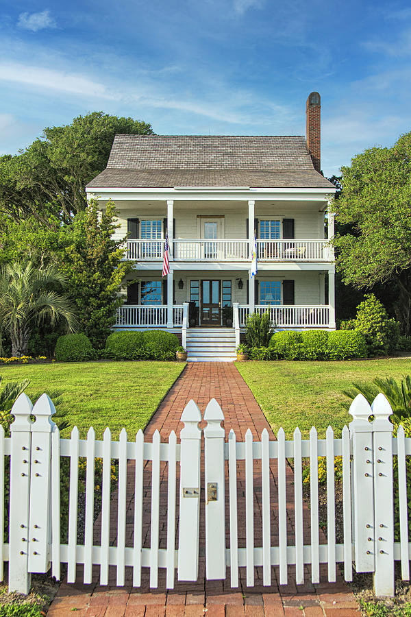 Historic Home in Beaufort by the Sea Photograph by Bob Decker