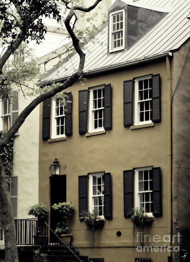 Historic Home in Downtown Savannah, Georgia Photograph by Theresa Fairchild