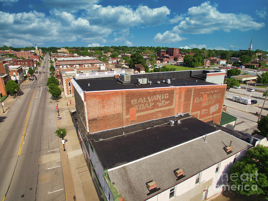 Historic Quincy, IL Maine St. Ghost Sign Photograph by Robert Turek ...