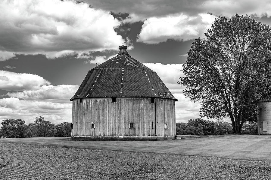 Holdcraft Round Barn Photograph by Scott Smith