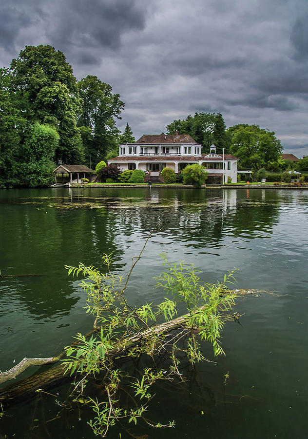 Home On The River Thames Photograph By Dave Williams Fine Art America