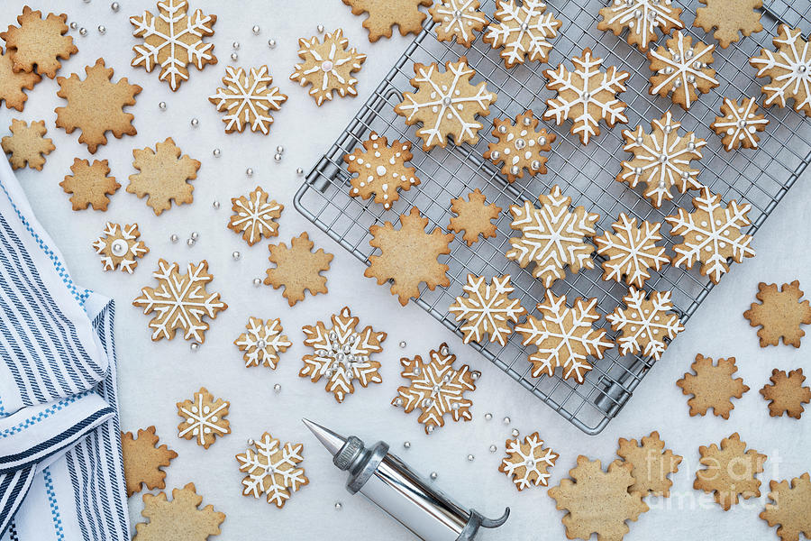 Homemade Christmas Snowflake Biscuits Photograph by Tim Gainey